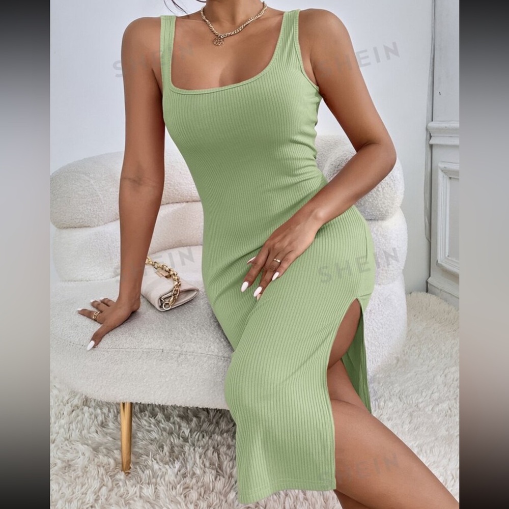 Green Dress Sweetheart Neckline